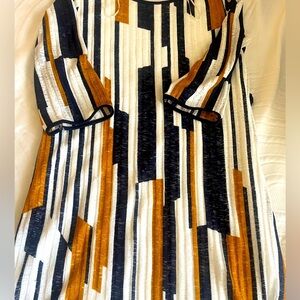 Midi dress in color block and full lined georgette fabric